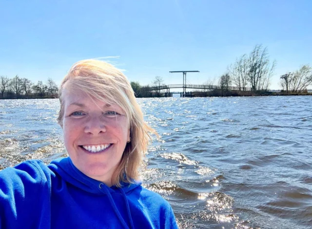 Nieuwe reis: Centraal Azië!

Bye bye Nederland, wat hebben we genoten! Vrienden, nieuwe vrienden, borrelen, teveel eten 🙈
Het was droog en zonnig weer, dus ook genoten van het strand, wandelen en varen op de mooie Nieuwkoopse Plassen. 
Leo en ik hebben zin in onze nieuwe reis naar het oosten. Op naar Centraal Azië! 
——————
🇬🇧 New trip: Central Asia!

Bye bye Netherlands, what a great time we had! Friends, new friends, drinks, too much food 🙈
The weather was dry and sunny, so we also enjoyed the beach, walking and cruising on the beautiful Nieuwkoopse Plassen.
Leo and I are looking forward to our new trip to the east. On to Central Asia!

#CentralAsia
#Travelalone
#Nomad
#Vanlife
#Aroundtheworld
